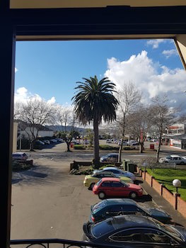 The Avenue Hotel