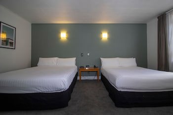 The Avenue Hotel