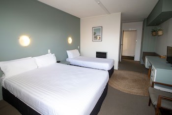The Avenue Hotel