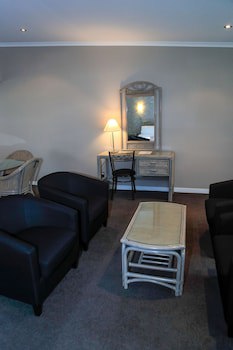 The Avenue Hotel