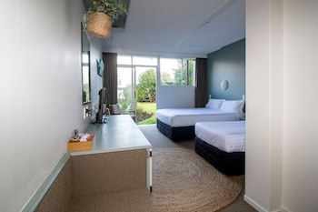 The Avenue Hotel