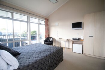 The Avenue Hotel
