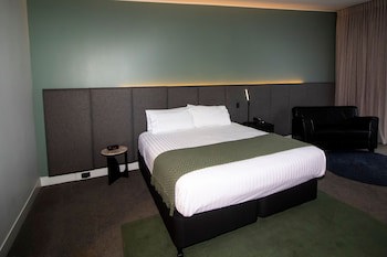 The Avenue Hotel