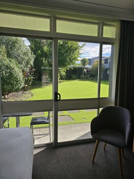 The Avenue Hotel