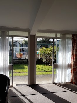 The Avenue Hotel