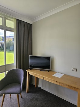 The Avenue Hotel