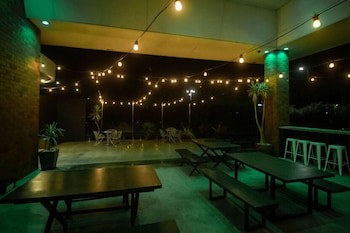 The Avenue Hotel