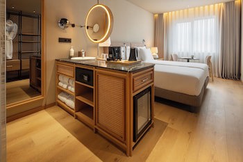 Evolution Valbom Hotel