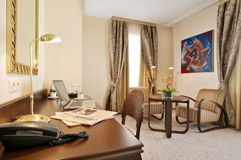 Devin Hotel