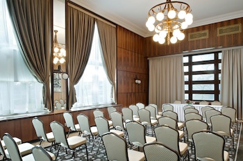 Devin Hotel