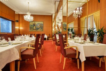 Devin Hotel