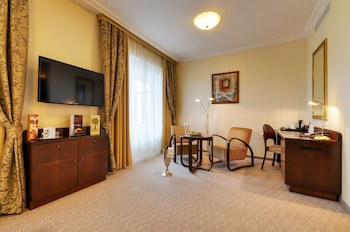 Devin Hotel