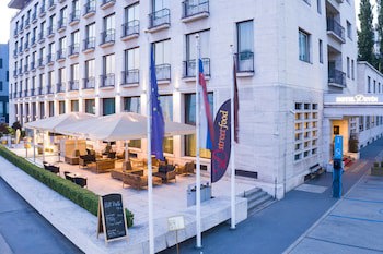 Devin Hotel