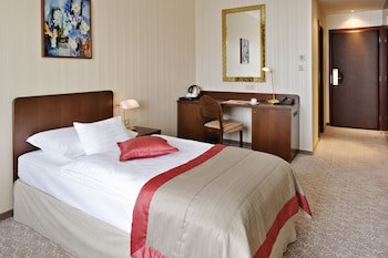 Devin Hotel