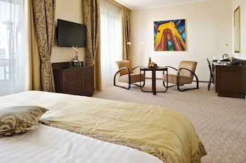 Devin Hotel