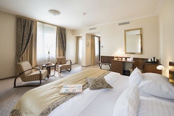 Devin Hotel