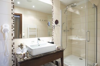 Devin Hotel