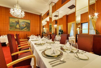 Devin Hotel