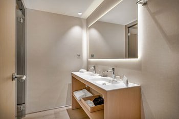 Ac Hotel Victoria Suites By Marriott