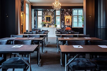 The Vault Hotel