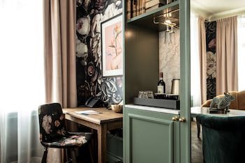 The Vault Hotel