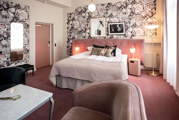 The Vault Hotel