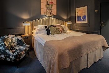 The Vault Hotel