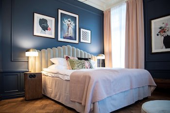 The Vault Hotel