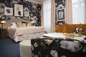 The Vault Hotel