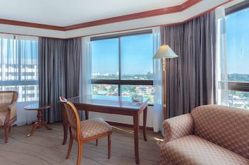 Centara Riverside Hotel Chiang Mai
