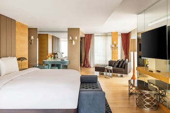 1 BEDROOM, APARTMENT