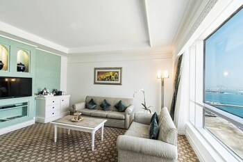 Al Habtoor Grand Resort, Autograph Collection