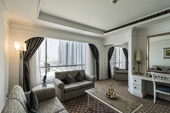 Al Habtoor Grand Resort, Autograph Collection