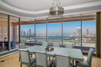 Al Habtoor Grand Resort, Autograph Collection