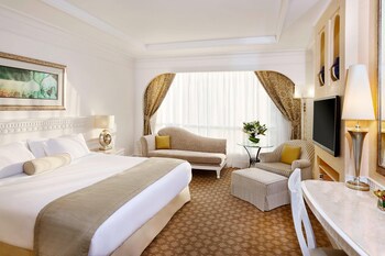 Al Habtoor Grand Resort, Autograph Collection