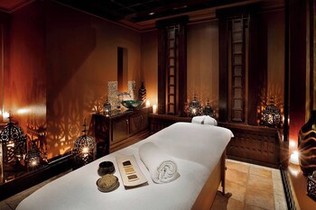 Al Habtoor Grand Resort, Autograph Collection