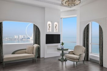 Al Habtoor Grand Resort, Autograph Collection