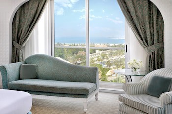 Al Habtoor Grand Resort, Autograph Collection