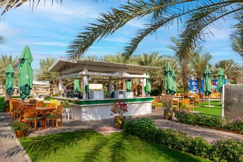 Al Habtoor Grand Resort, Autograph Collection