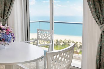 Al Habtoor Grand Resort, Autograph Collection
