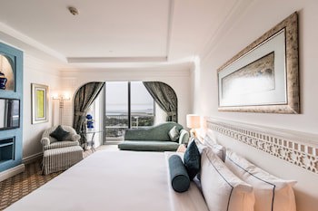 Al Habtoor Grand Resort, Autograph Collection