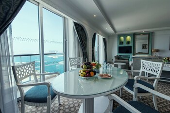 Al Habtoor Grand Resort, Autograph Collection