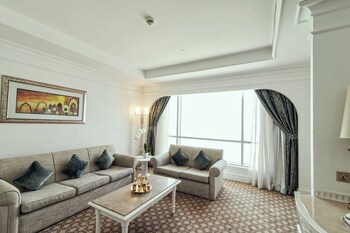 Al Habtoor Grand Resort, Autograph Collection