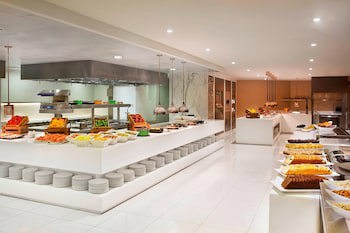 Al Habtoor Grand Resort, Autograph Collection