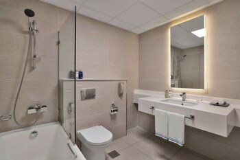 Al Habtoor Grand Resort, Autograph Collection