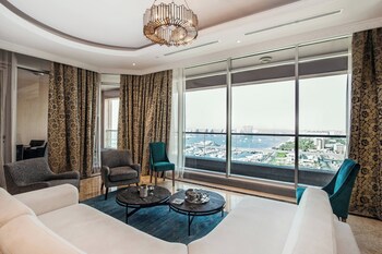 Al Habtoor Grand Resort, Autograph Collection