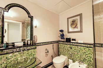 Al Habtoor Grand Resort, Autograph Collection