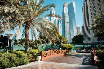 Al Habtoor Grand Resort, Autograph Collection