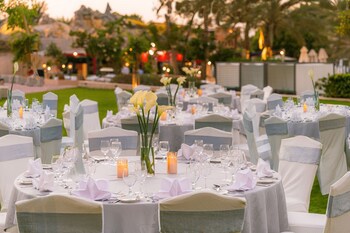 Al Habtoor Grand Resort, Autograph Collection