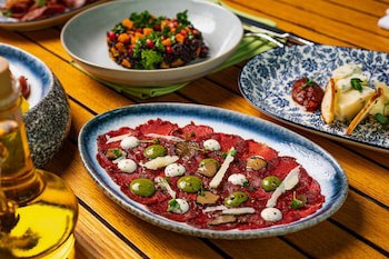 Al Habtoor Grand Resort, Autograph Collection